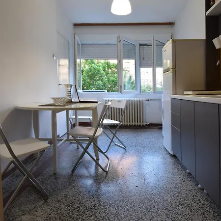 Star Apartment *