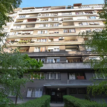 Star Apartment *